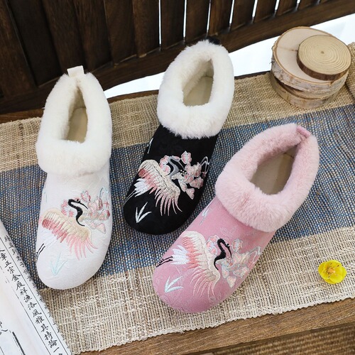 Cotton shoes, embroidered cloth shoes with velvet, autumn and winter women's cloth shoes, fabric women's shoes, woolen shoes, one piece drop shipping