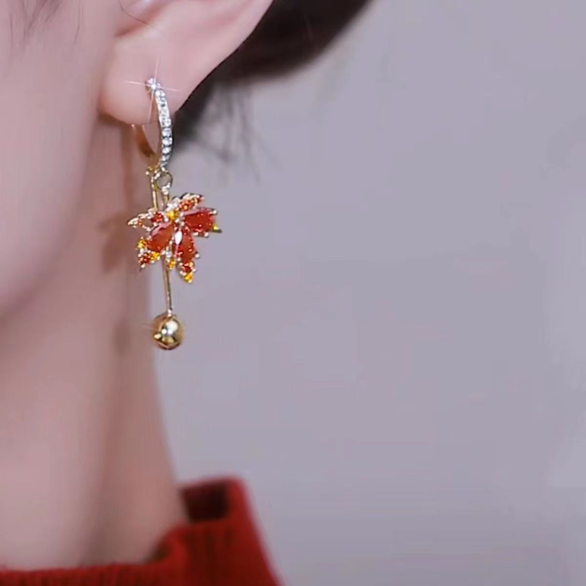 時尚輕奢靈動紅色楓葉耳釘耳環女2022新款復古風氣質流蘇微鑲耳扣
