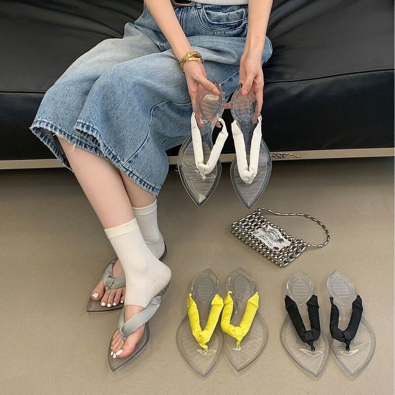 2026 New Style Flip-Flops for Women, Thick-Soled, Height-Increasing, Non-Slip Beach Shoes for Seaside Vacations