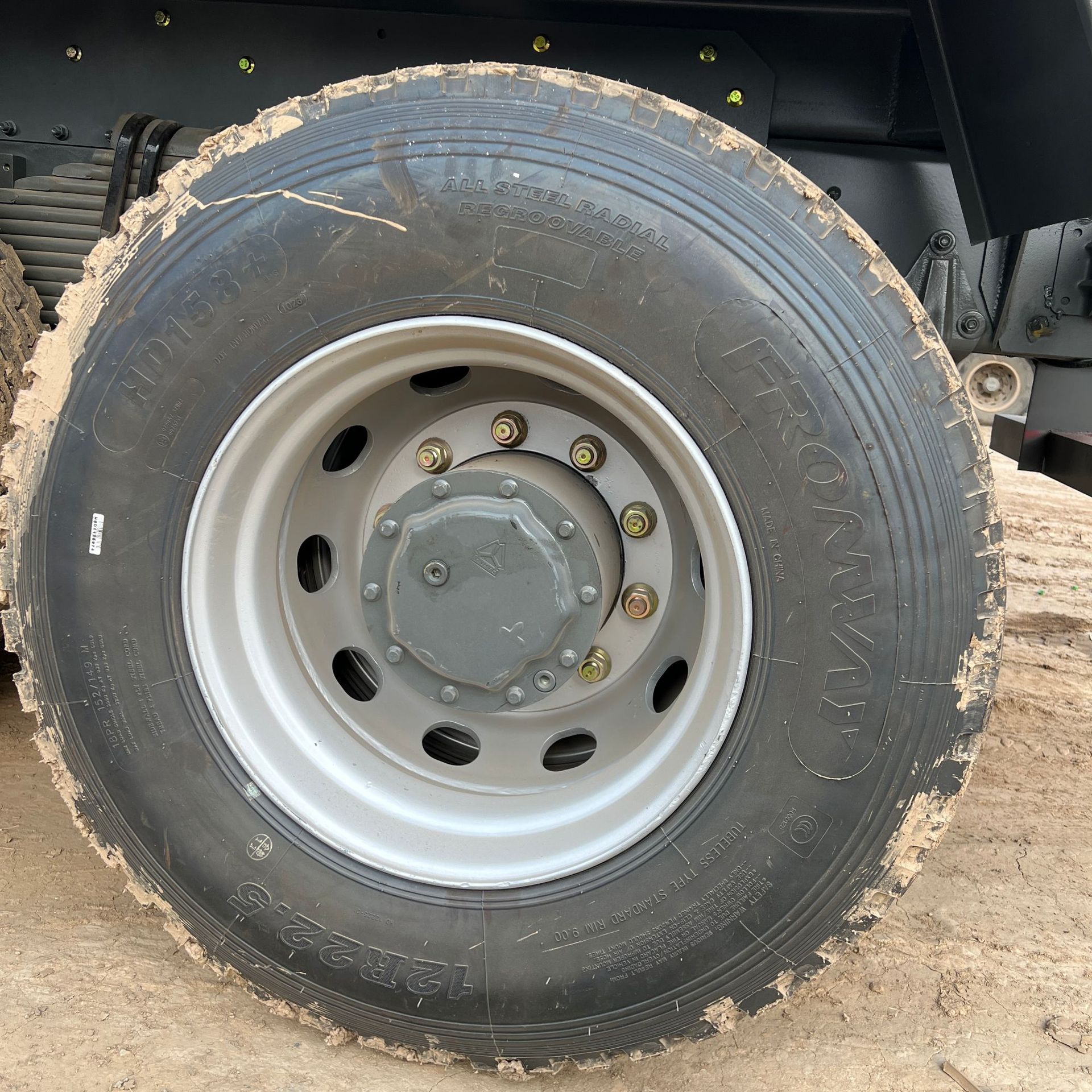 China Heavy Duty Truck Howo 12-Wheel Dump Truck, Tipper Truck, Earthmoving Truck, Engineering Transport Vehicle Exported to Africa and Central Asia