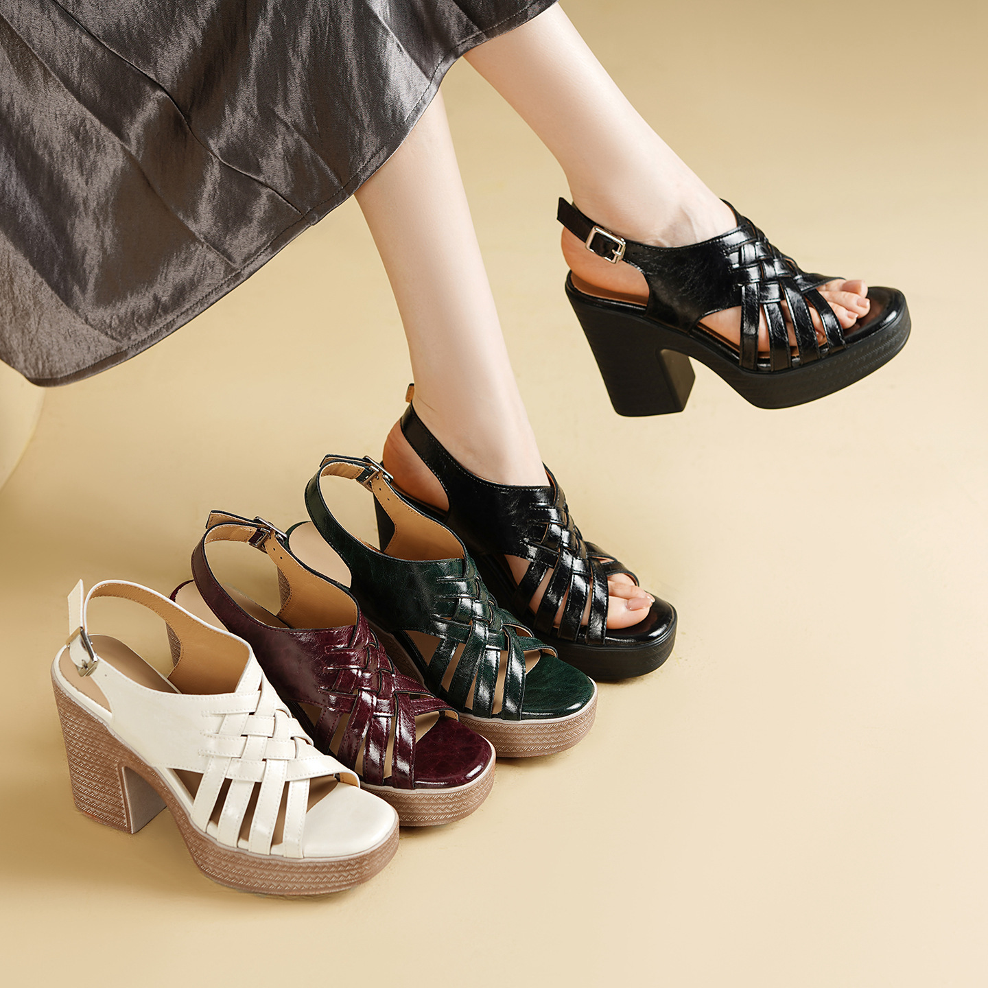 Sandal cao gót nữ hở mũi quai ngang khóa, gót 10.5 cm — đen