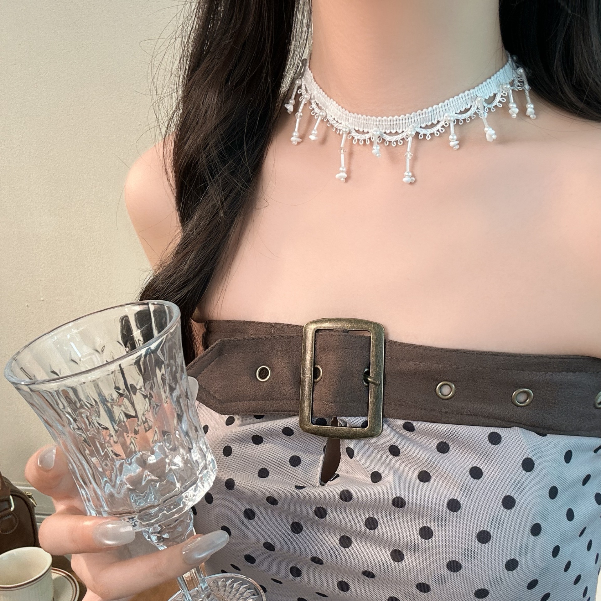 Girocollo lolita in pizzo bianco con perle per donna_voghion.com