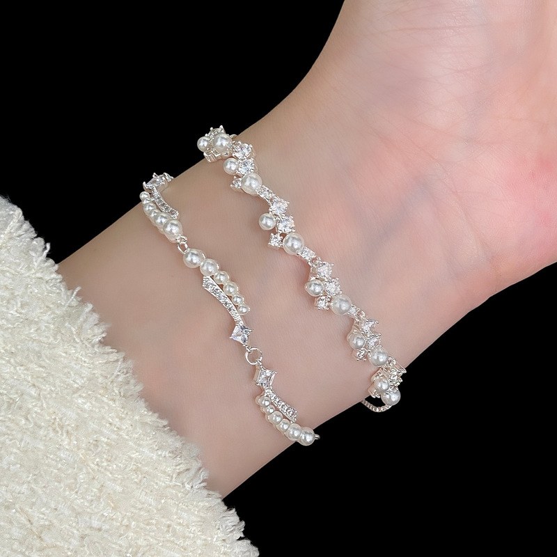 Stunning Meteor Pearl Bracelet, Exquisite Starry Sky Full of Zirconia, Adjustable Bracelet with a High-End, Chic Look
