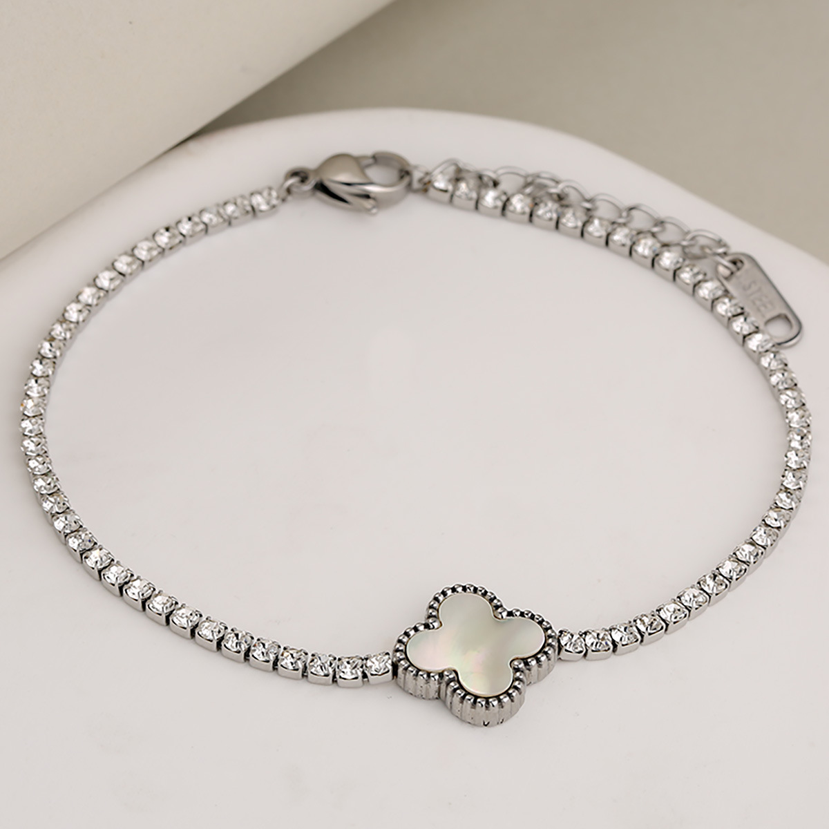 Prabangi vyriška apyrankė su dobilo lapais ir deimantais_voghion.com