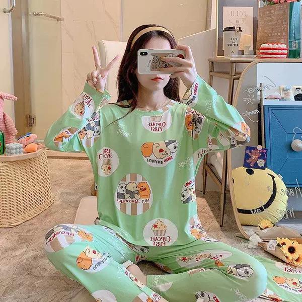 Long -sleeved green three bears