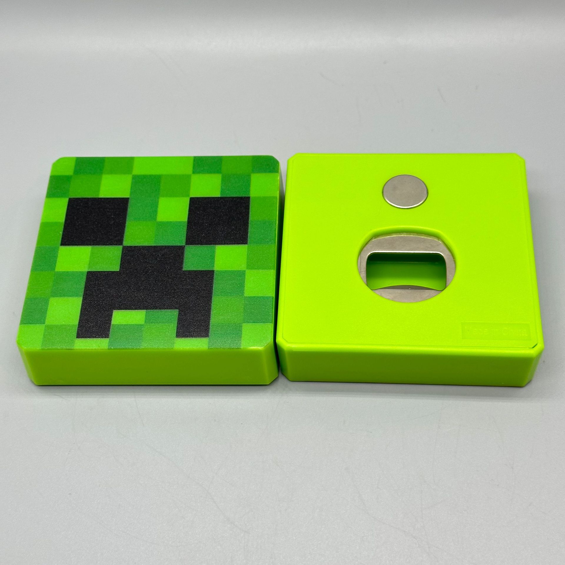 Luz con forma de signo de interrogación que mueve la lengua, luz con sonido de expresión de fantasma, luz de ambiente de juego, luz nocturna activada por voz de Toy Story.