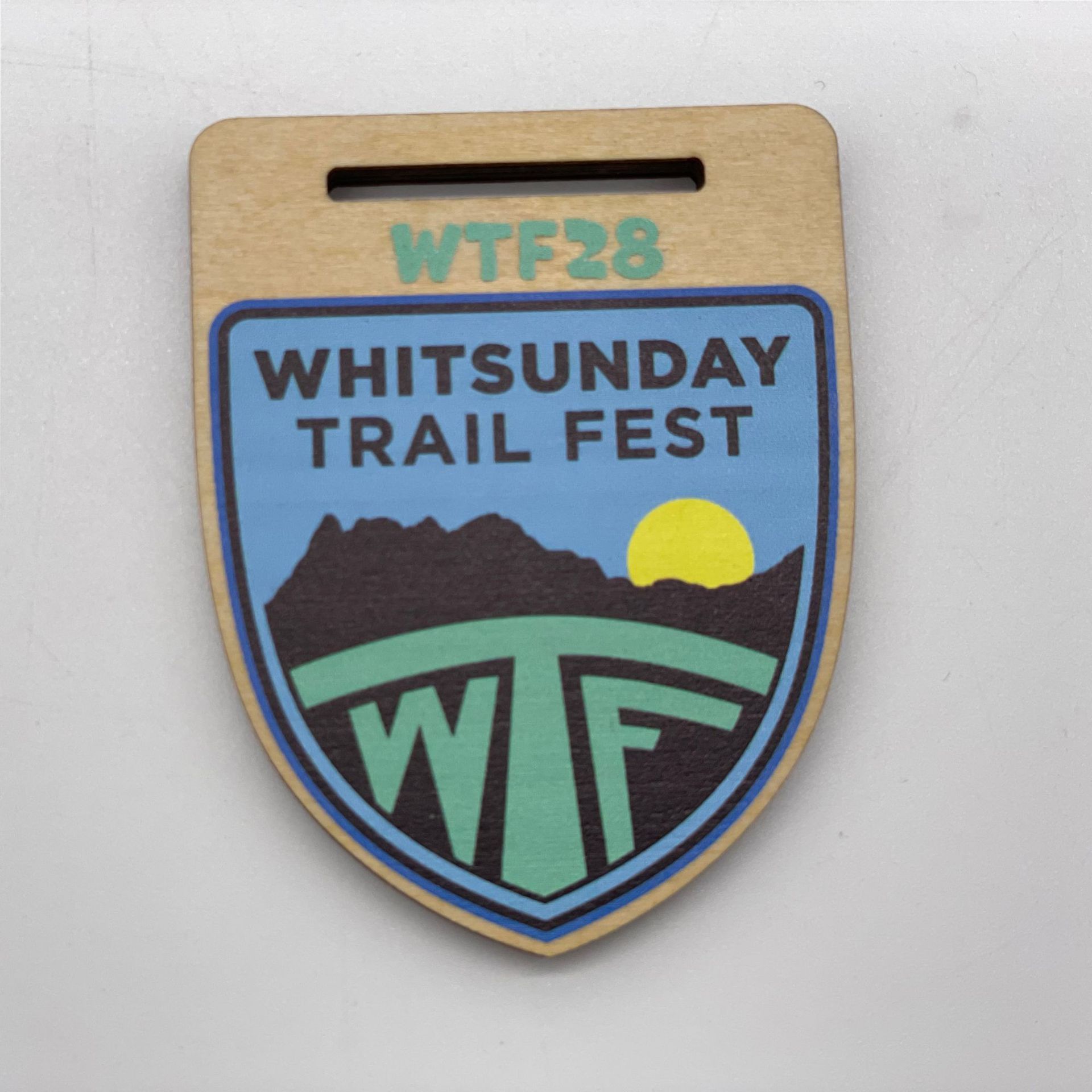 Suministro de fábrica moderna simple etiqueta de madera uv etiqueta de madera simple grabado láser etiqueta de madera al por mayor