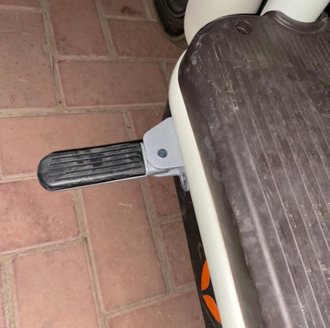 Suitable for Yadi Electric Vehicle Pedals Ouyi N1 Shangteng Dumbo Cool K Le Yuan Rear Footrest Pedal Rear Seat Pedal