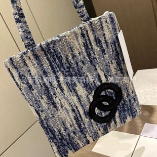 �羳�T��uniformţ�з�����Ƭ�����С���OӋ�̽�ͨ�چμ����ذ�