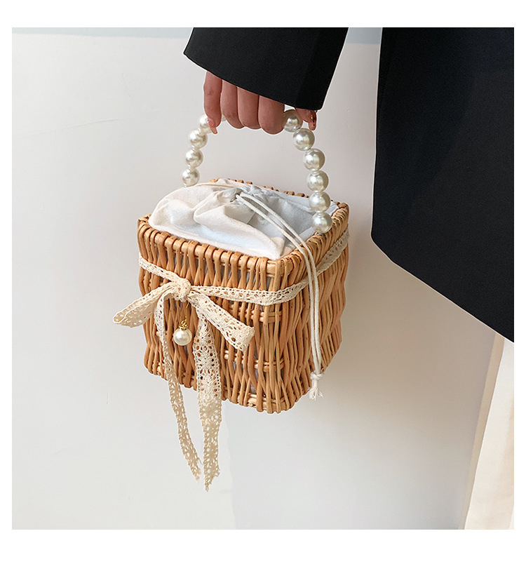 Women's Small Straw Solid Color Vacation Beach Beading Weave String Straw Bag display picture 11