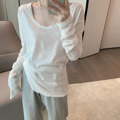 初秋のスノーフレークコットン薄手長袖Tシャツトップス、韓国風のゆったりとした通気性のある女性用レイジーホワイトボトムシャツ