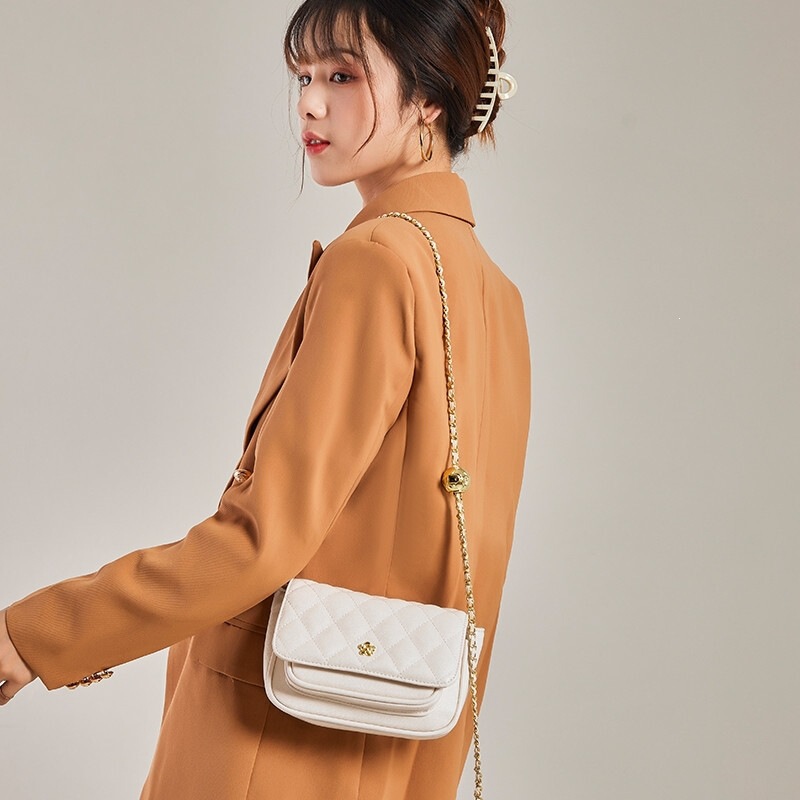 Hong Kong shopping service for women's 2021 new trendy caviar camellia quilted chain bag, popular online shoulder and crossbody bag Hong Kong shopping service for women's 2021 new trendy caviar camellia quilted chain bag, popular online shoulder and crossbody bag