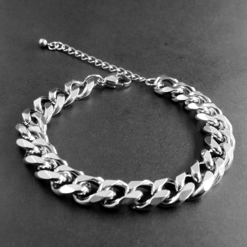 Men’s Cuban Link Bracelet • Premium Stainless Steel • Waterproof & Hypoallergenic. Classic Street Style, Durable & Comfortable. Symbol Of Confidenc_voghion.com