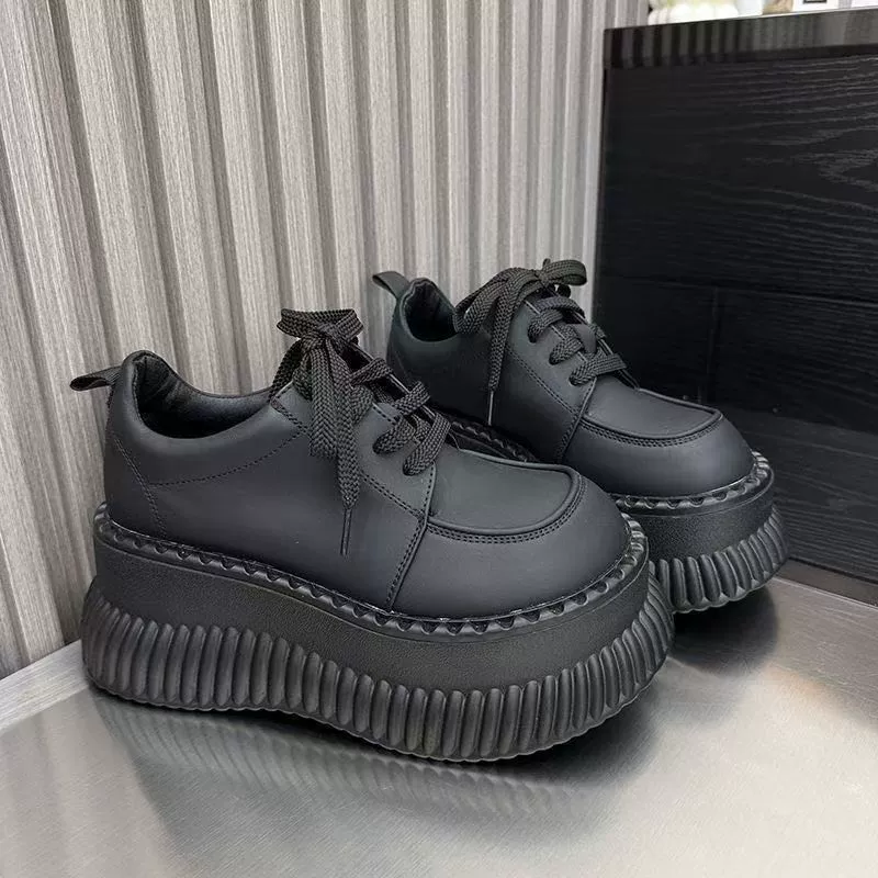 Европейские черные туфли на платформе, милые женские туфли, новые туфли на платформе 2024 года, туфли с большим носком, повседневные туфли на плоской подошве.