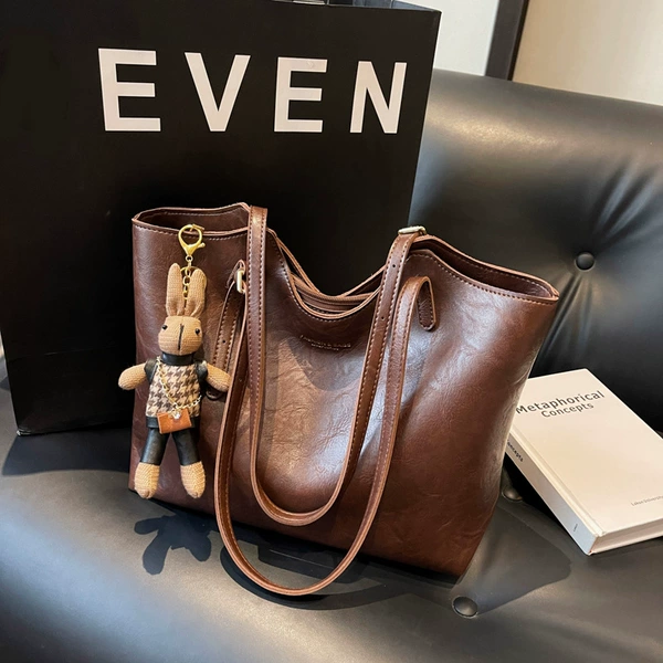 Brown [+pendant]