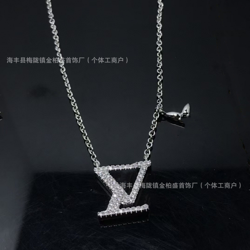高版花朵满钻V字母项链手链耳钉精致套装欧美简约多花锁骨链批发|undefined
