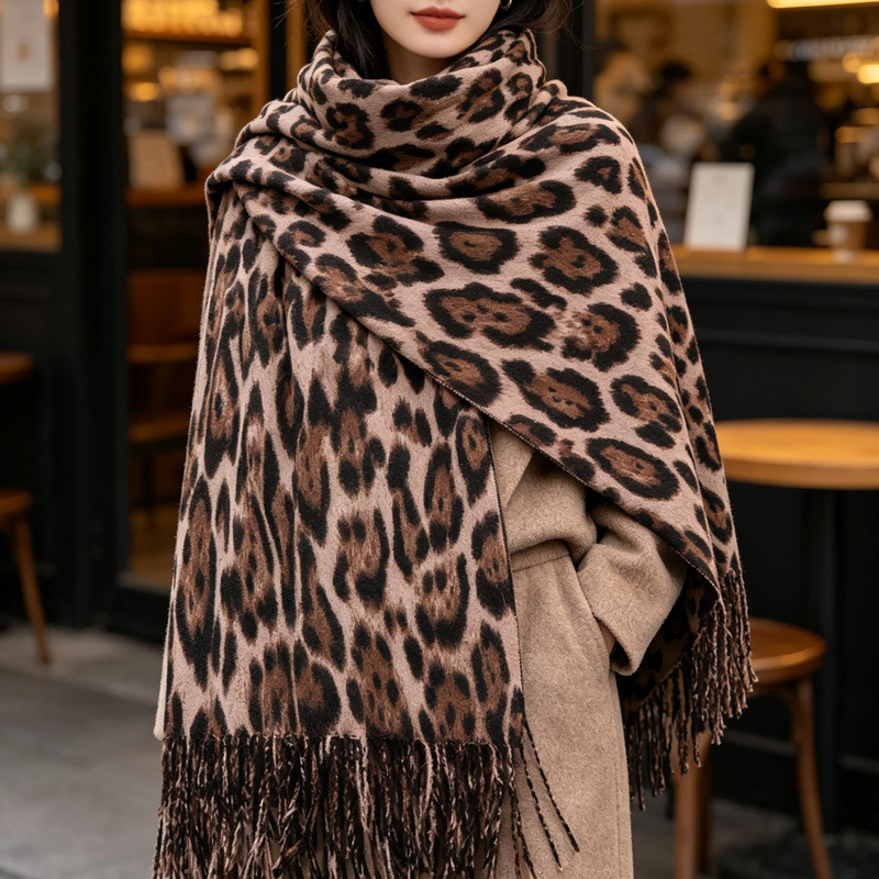 Bufanda Chal de Leopardo para Mujer de Imitación de Cachemira Térmico con Borlas para Interior y Exterior image 5
