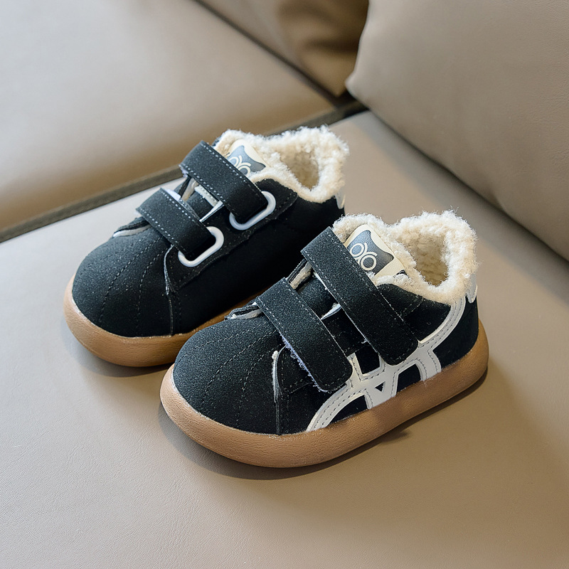 Zapatos de algodón para niños 2025 invierno coreano de piel esmerizada bebé de cordero y zapatos de skate de lana al por mayor