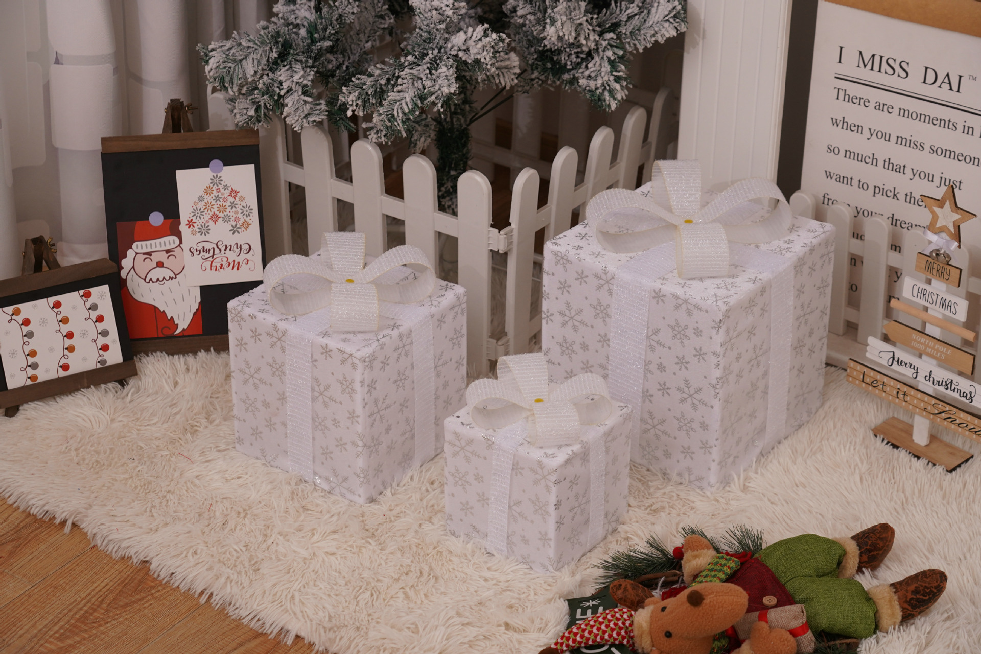 Luces navideñas nuevas de 2025, juego de tres piezas en caja de regalo navideña, productos navideños, accesorios de decoración para fiestas de cumpleaños, adornos.