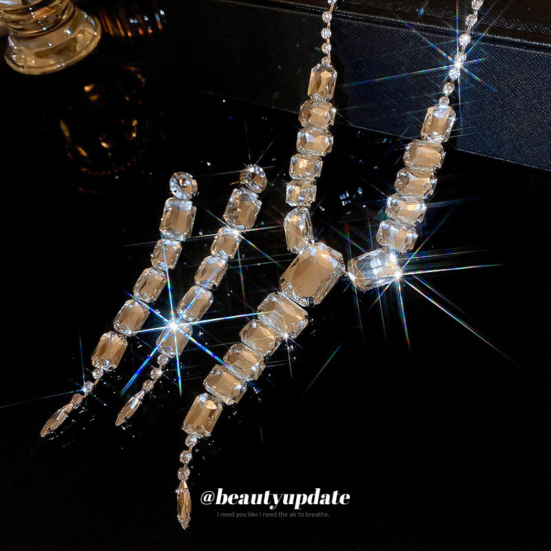 Estilo europeo y americano Luz de lujo cuadrado largo borla pendientes collar traje nicho retro clavícula cadena Internet celebridad joyería exagerada para las mujeres