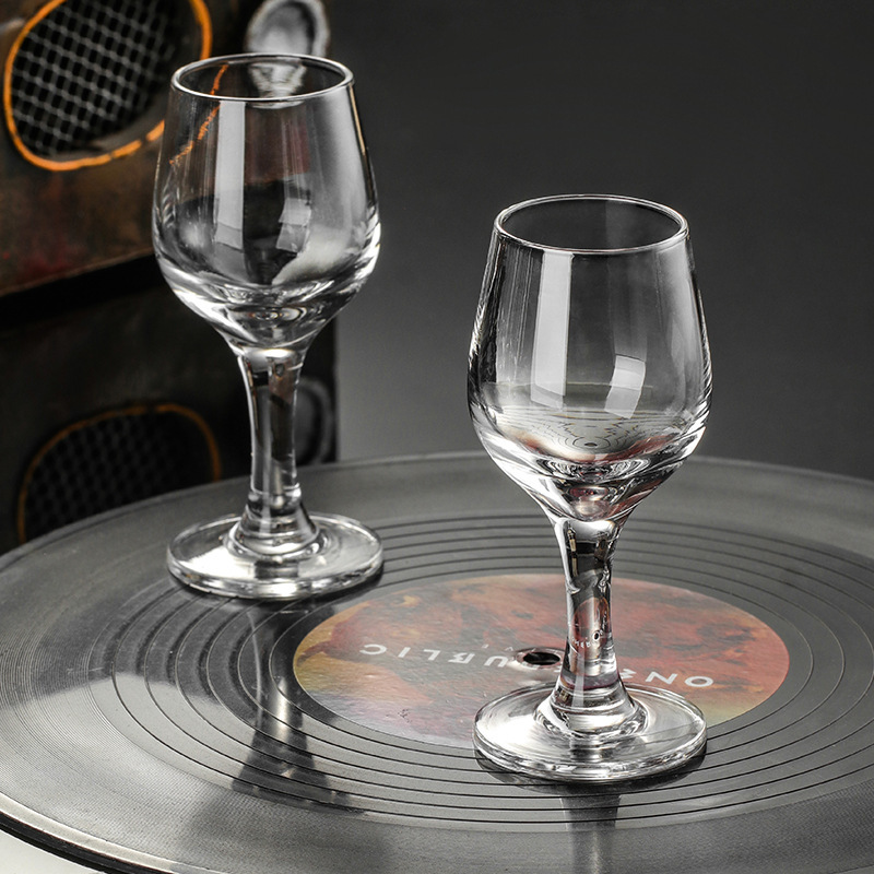 Estándar nacional de cristal de vidrio de licor 50ml taza de sabor de tulipan taza de calificación profesional taza de alto pie