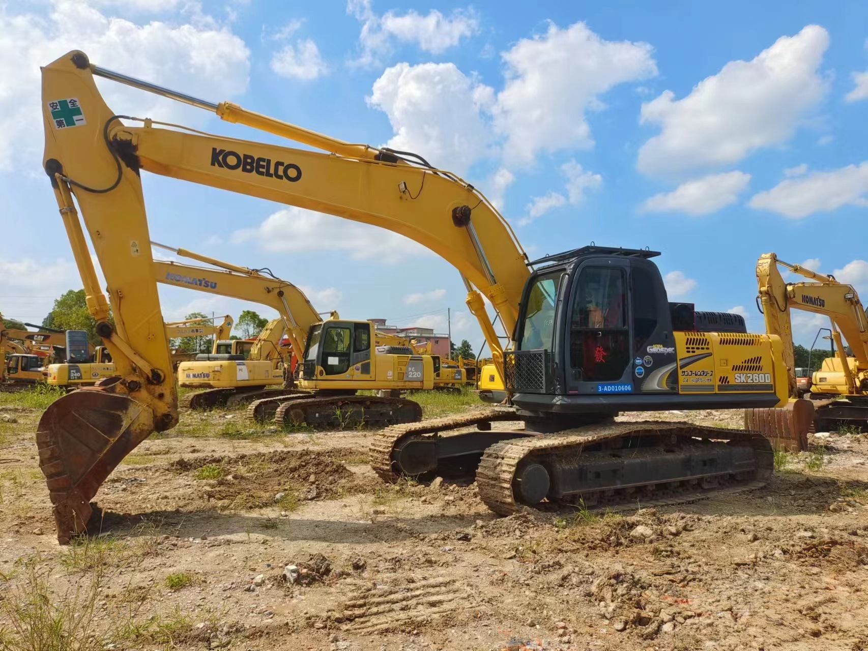 Puerto de comercio exterior de Xinjiang Volvo 290 Komatsu 300 excavadora de segunda mano 270 280 excavadora de segunda mano precio bajo