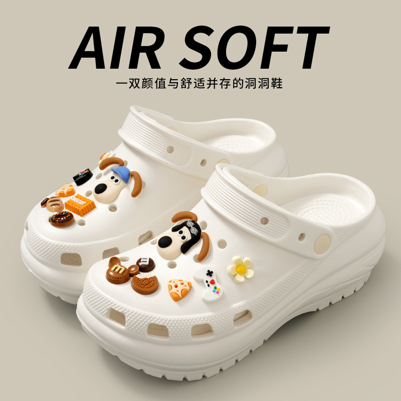 2024 nuevos zapatos con agujeros de rueda ligera para mujeres que usan la sensación de pisar la mierda, zapatillas de suela gruesa, sandalias antideslizantes de suela blanda, zapatos de playa