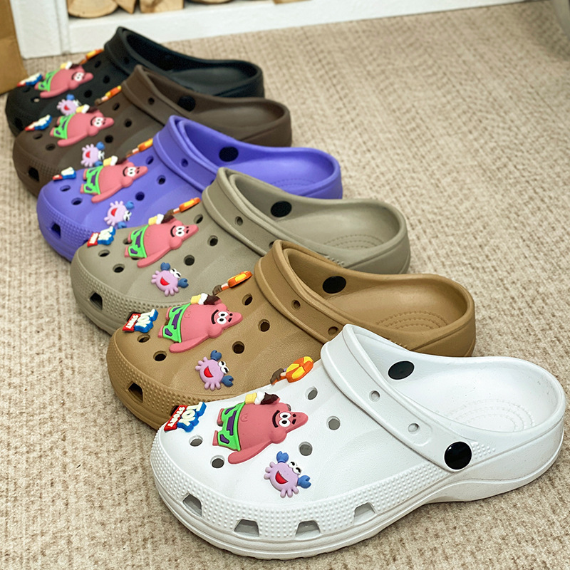 Swimming Pool Slippers 2026 New Model Clogs for Outdoor Wear, Non-Slip, Versatile, Dormitory Nurse Beach Shoes, Trendy Women's Slippers