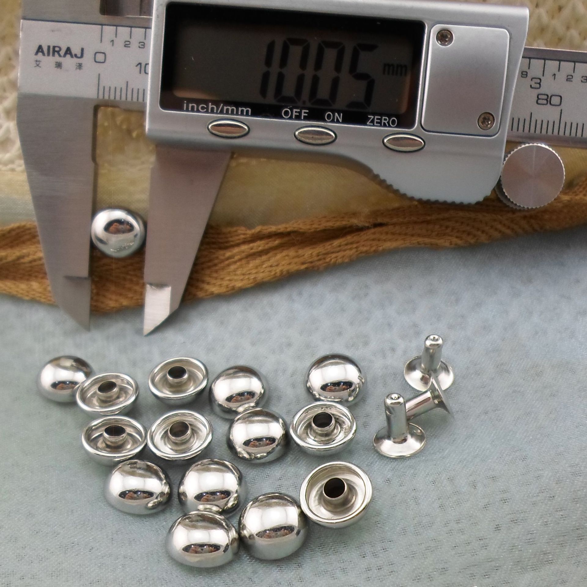 （铜材料）10MM金属蘑菇钉 圆形铜窝钉 帽子衣服半圆服装装饰钉