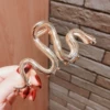19-D16 M-shaped metal big scratch gold