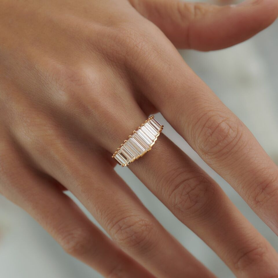 Fine Ring With Crown Design And Cubic Zirconia For Women_voghion.com