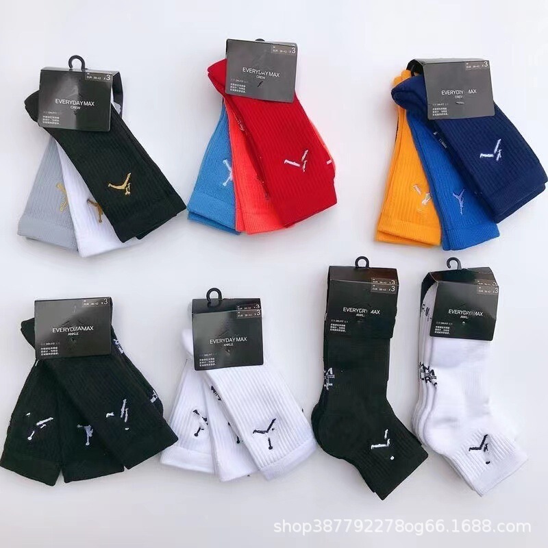 Wholesale of high-quality basketball socks with embroidered AJ logos, featuring a thick terry cloth sole, suitable for both men and women, ideal for outdoor running and training Wholesale of high-quality basketball socks with embroidered AJ logos, featuring a thick terry cloth sole, suitable for both men and women, ideal for outdoor running and training