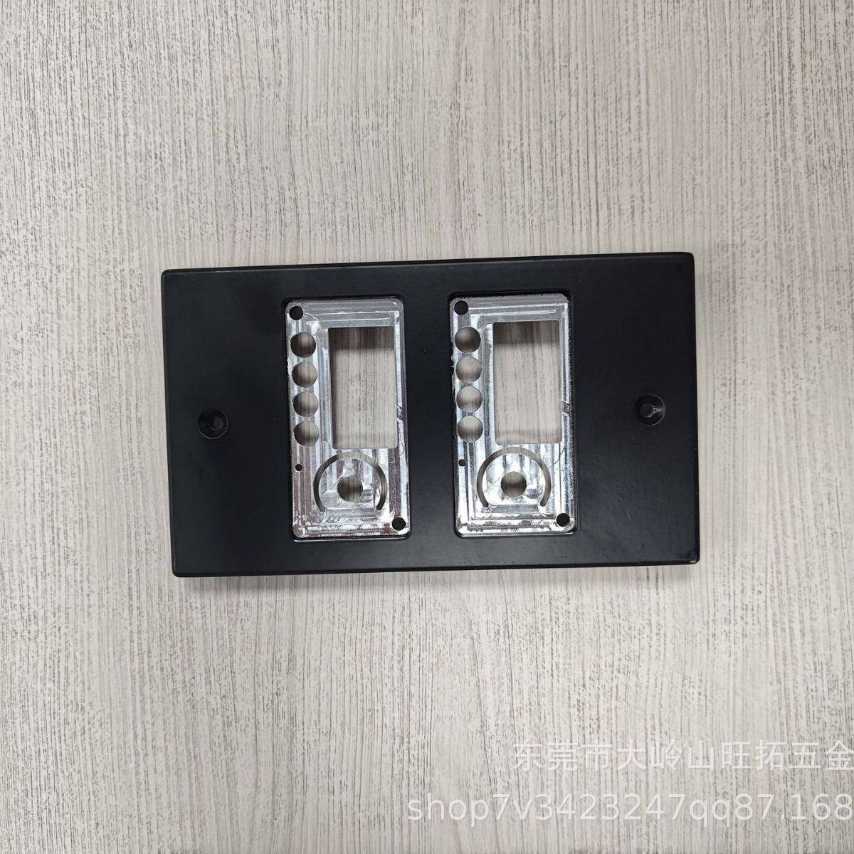 批发锌铝合金开关底座厂家五金插座底板多媒体面板智能过载保护