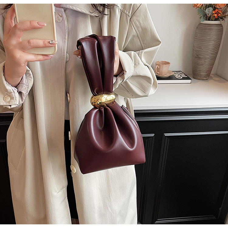 2024 new high-end pleated cloud women's fashion trend versatile handbag personalized hand-held lucky bag_voghion.com