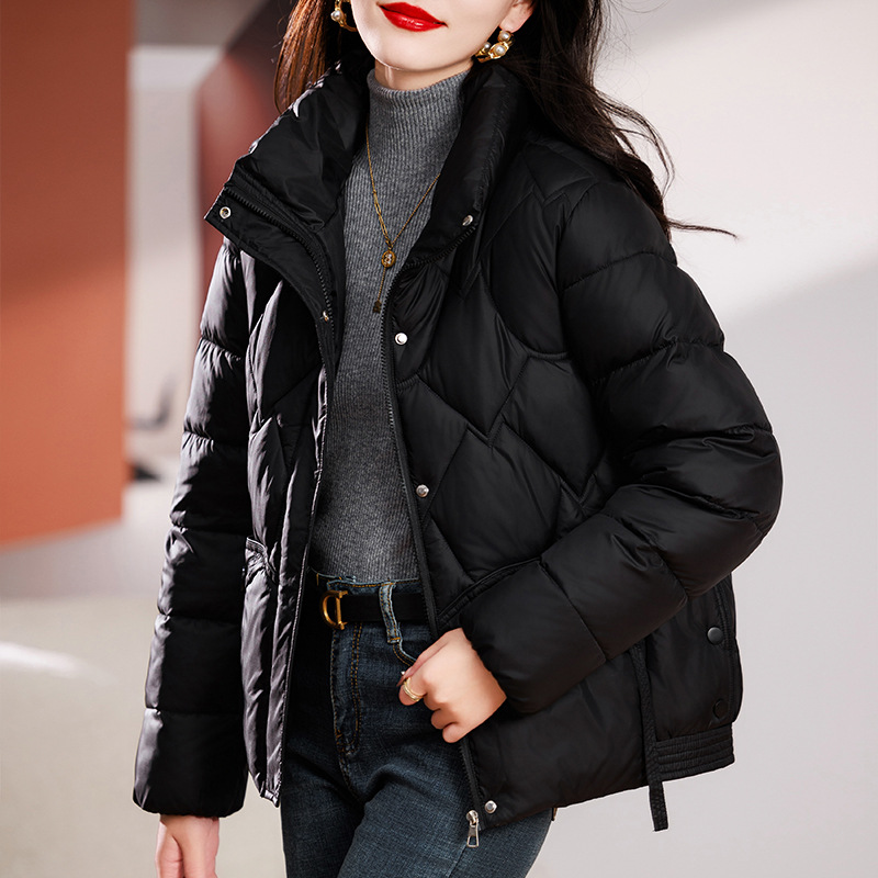 Trajes de algodón de pluma de invierno de mujer 2024 nuevo algodón hombre pequeño chaqueta de algodón ligera de moda corta chaqueta gruesa image 2