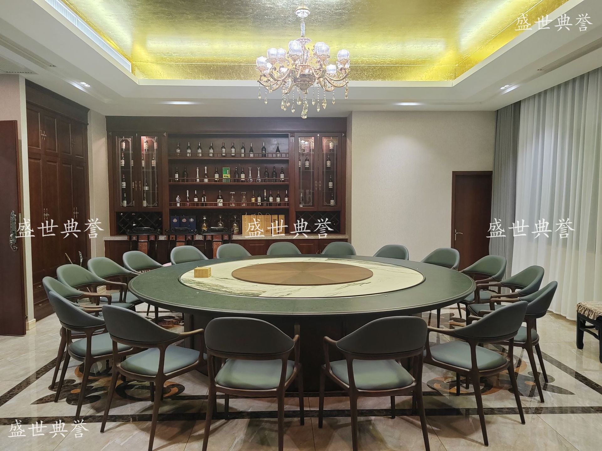 Taizhou hotel and catering furniture manufacturer direct sales: New electric dining tables for seafood restaurants, high-end solid wood round tables for clubs pic 14
