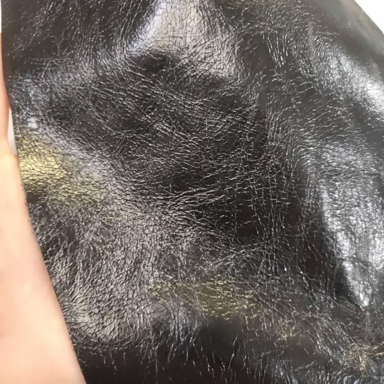 黑色牛油皮摔纹平纹亮面头层牛皮箱包手套皮革面料