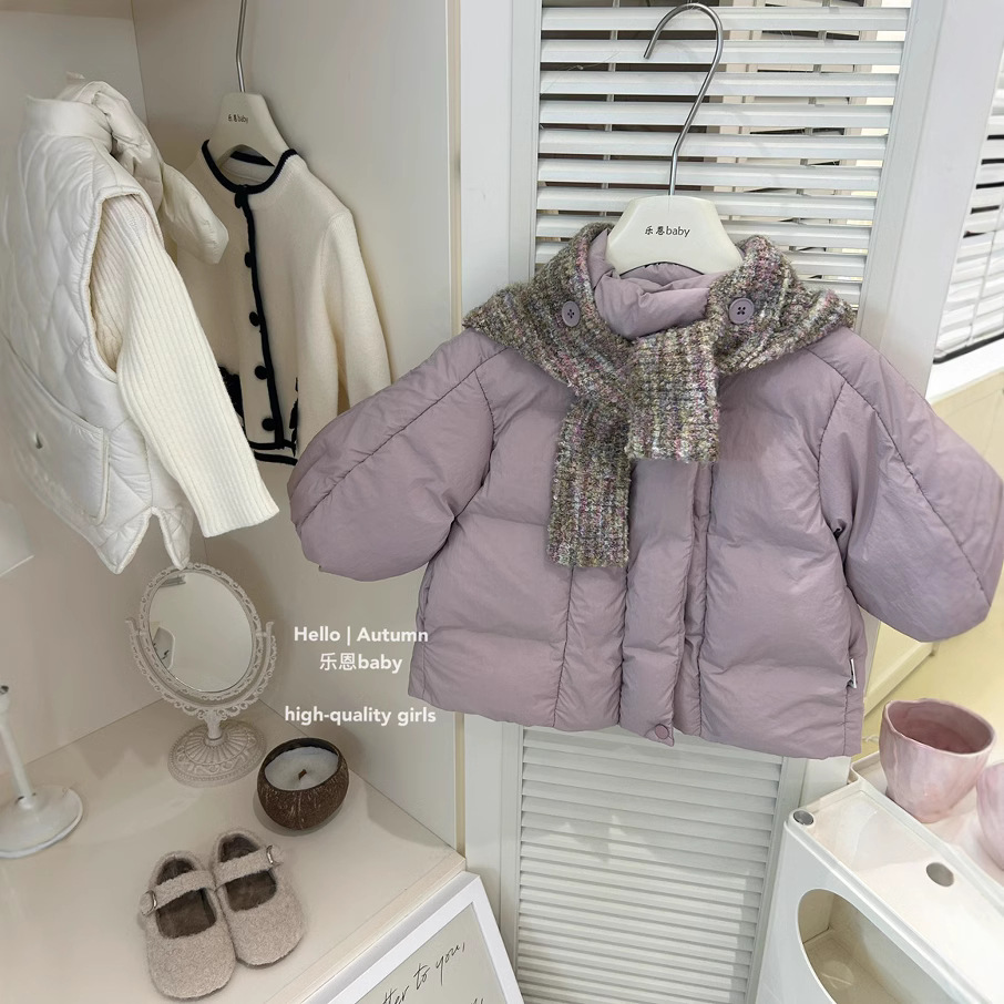 [Ropa infantil Leen] Niñas otoño y invierno nuevo abrigo de algodón púrpura + bufandas estilo extranjero chaqueta de algodón gruesa de moda
