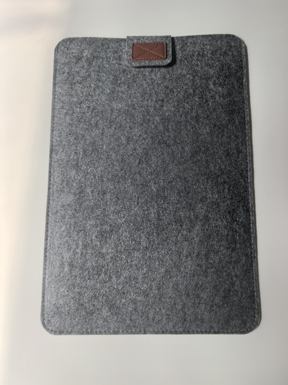 Directly from the manufacturer, felt laptop sleeve, leather snap-on lightweight computer bag, suitable for MacBook and Lenovo