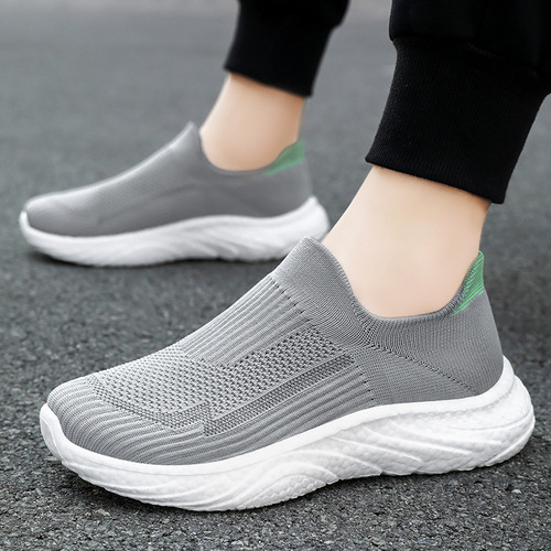 Men's shoes, breathable and odorless, one-step slip-on socks, plain color, versatile couple casual shoes, breathable flyknit single shoes.