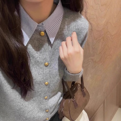 新款假两件衬衫领拼接针织衫女时尚高档减龄韩版设计感上衣女春秋
