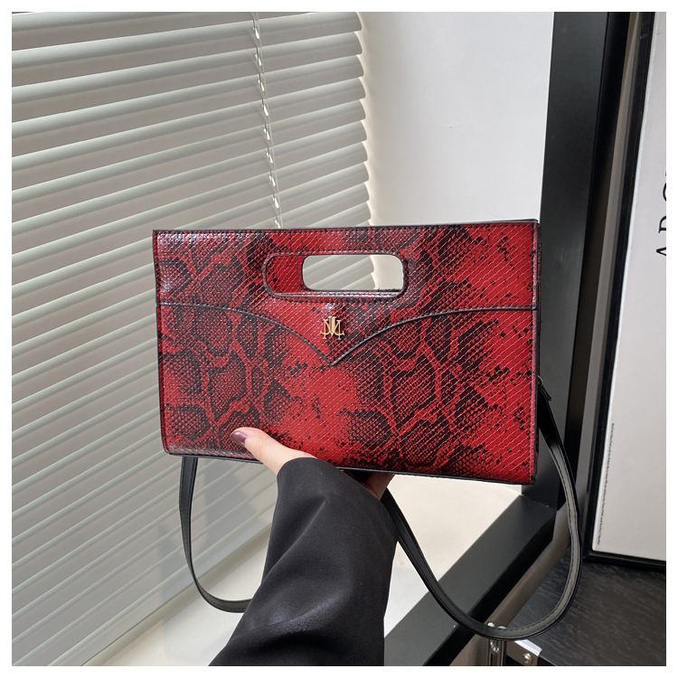 Women's Pu Leather Snakeskin Streetwear Sewing Thread Square Zipper Tote Bag display picture 12