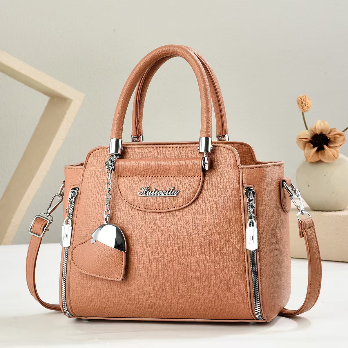 Bolsos de mujer 2025 nuevos bolsos de moda estereotipados de mujer Dulces señoras bolsos de mensajero bolsos de hombro al por mayor