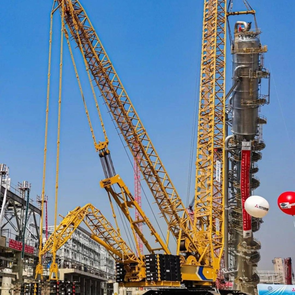 XLC18000大型重型伸缩直臂起重履带式起重机
