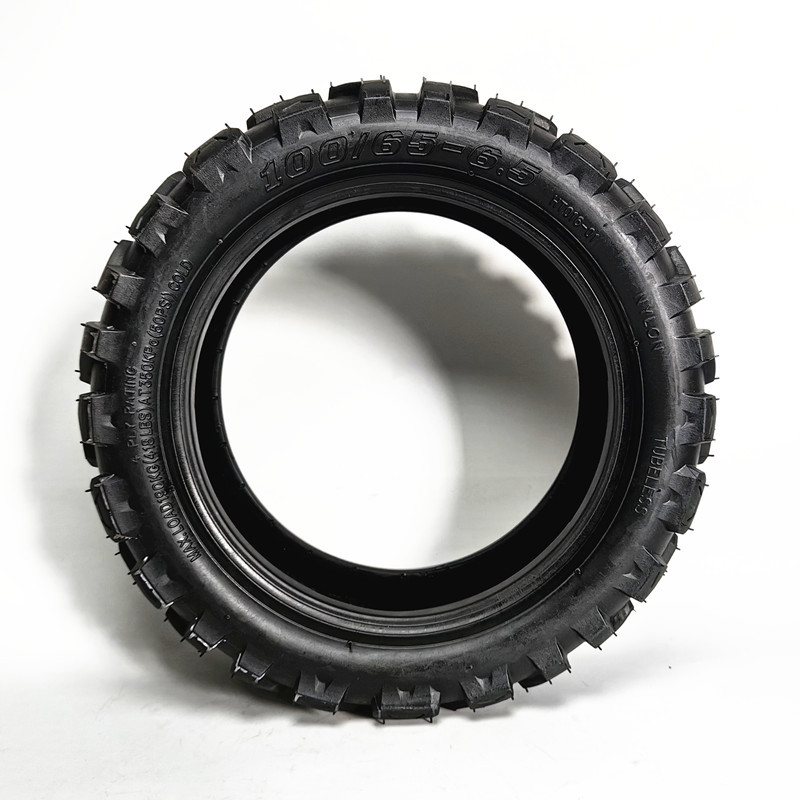 Upgrade the 11-inch electric skateboard with a widened 100/65-6.5 vacuum tire, tire, off-road tire.