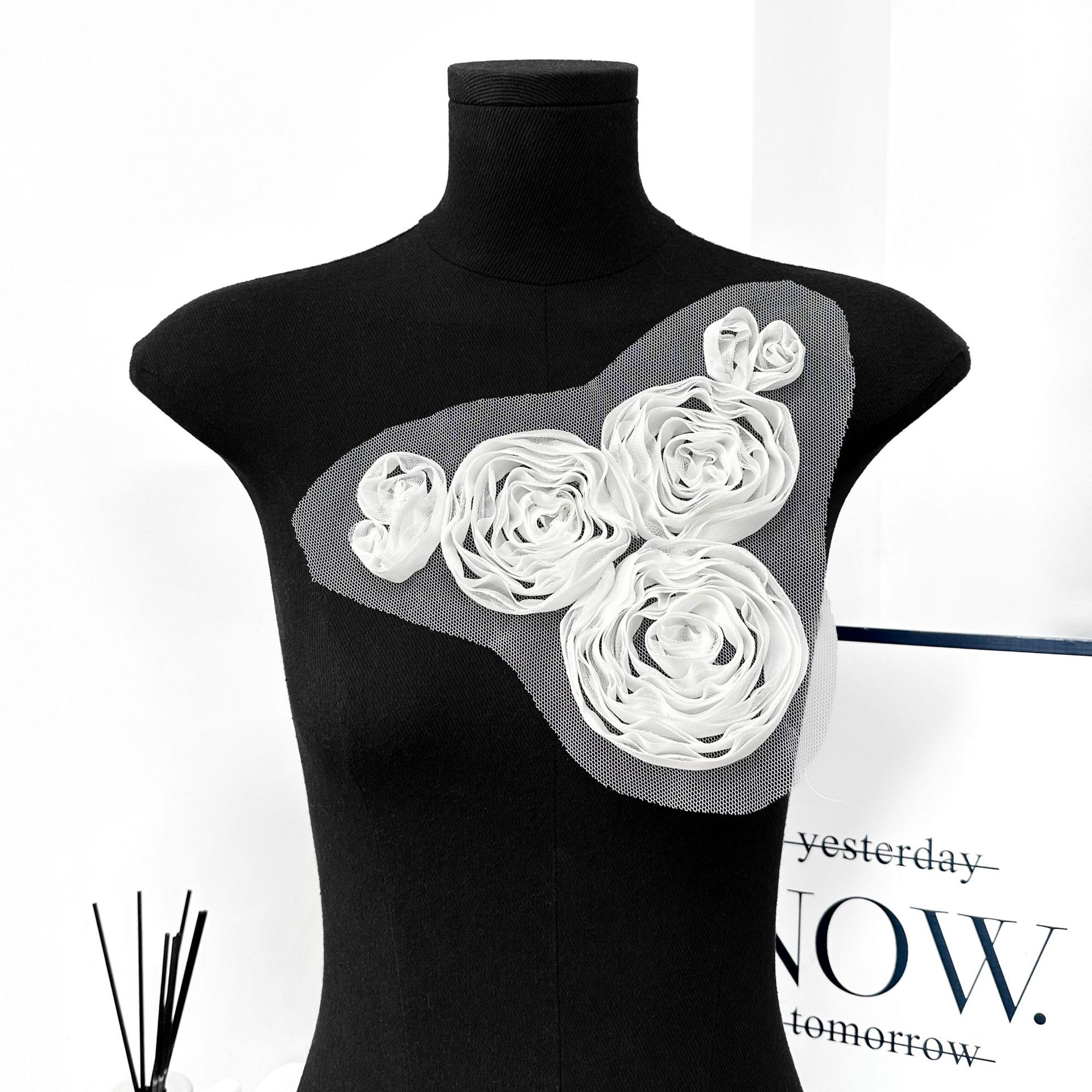 Decoración de rosas tridimensionales 3D multicapa de pliegues hechos a mano DIY accesorios de ropa suéter accesorios de envoltura