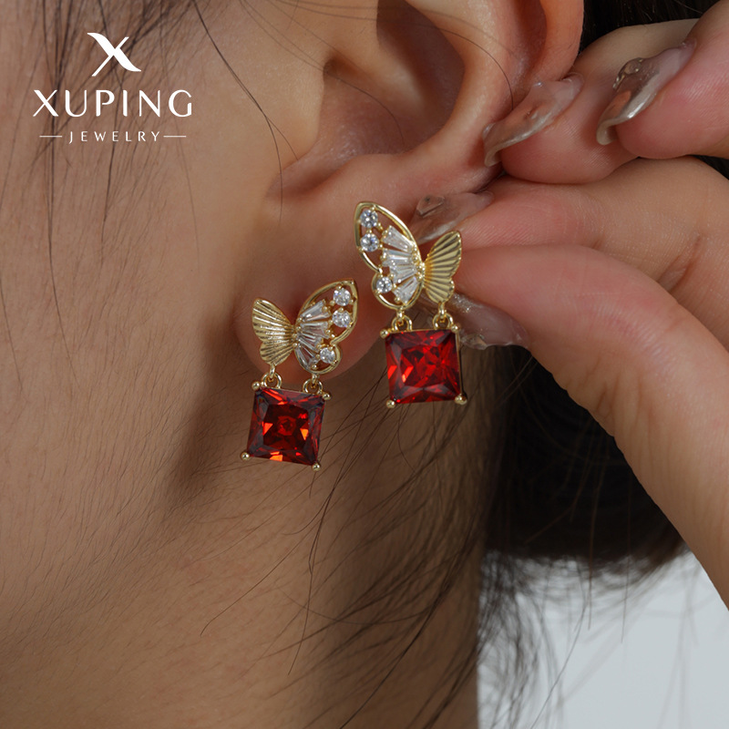 Pendientes de mariposa cuadrada de piedra preciosa artificial de color Xuping Pendientes de lujo ligero Sentido de alta calidad Otoño e invierno Pendientes de nicho exquisitos mujeres