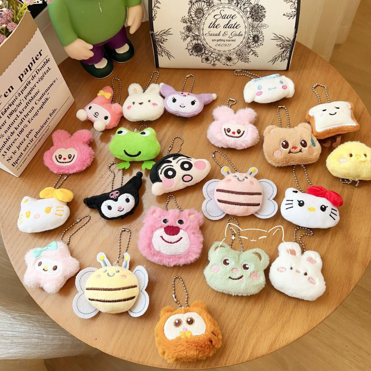 dibujos animados empujar pequeños regalos para tirar muñecas de vacaciones agarrar muñecas máquina de peluche pequeño regalo colgante muñeca llavero