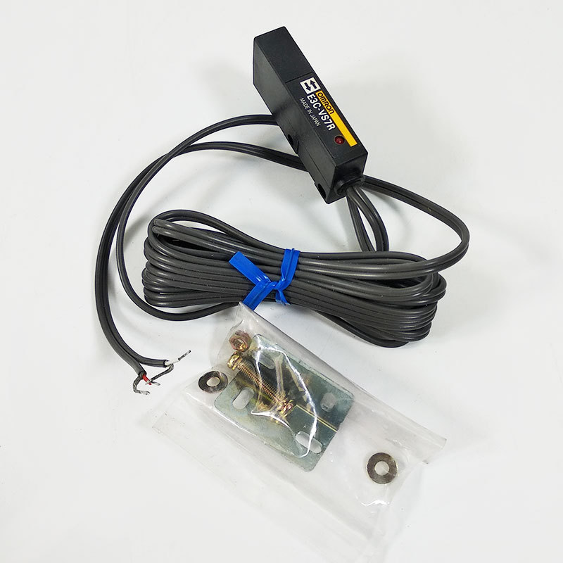 全新正品反射光电开关传感器E3C-VS7R