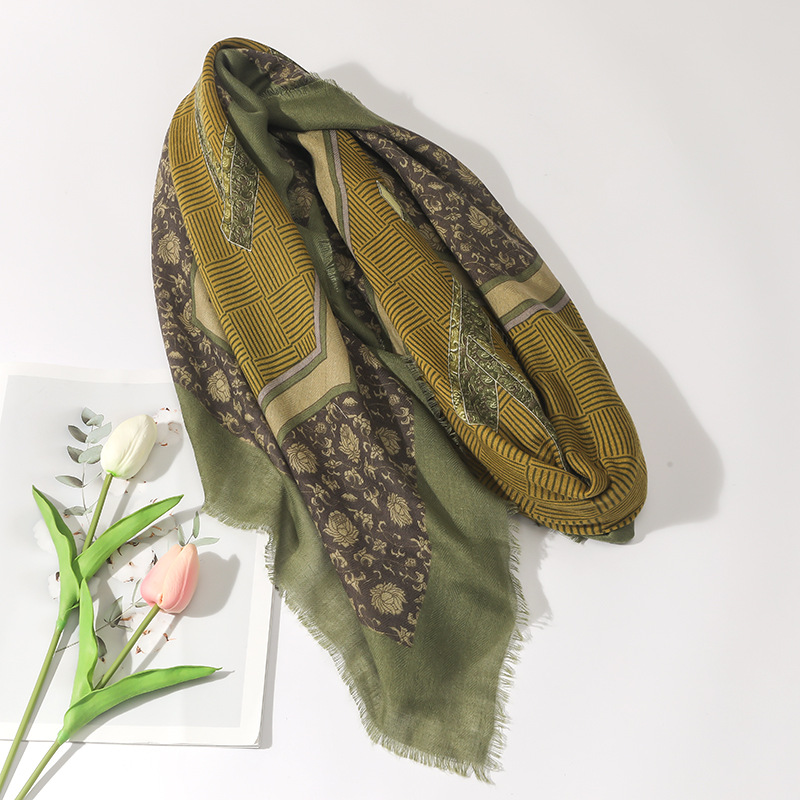 2023 moda europea y americana 135cm toalla cuadrada viaje protector solar playa toalla vintage costura borde deshilachado exterior desgaste decorativo chal